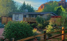 Serene 2 Bedroom! Walk To Trails! Red Rock Mountain Views!